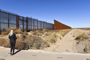 「国境の壁」再開認める　バイデン政権、政策転換