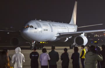 日本人51人韓国機で退避　イスラエルから