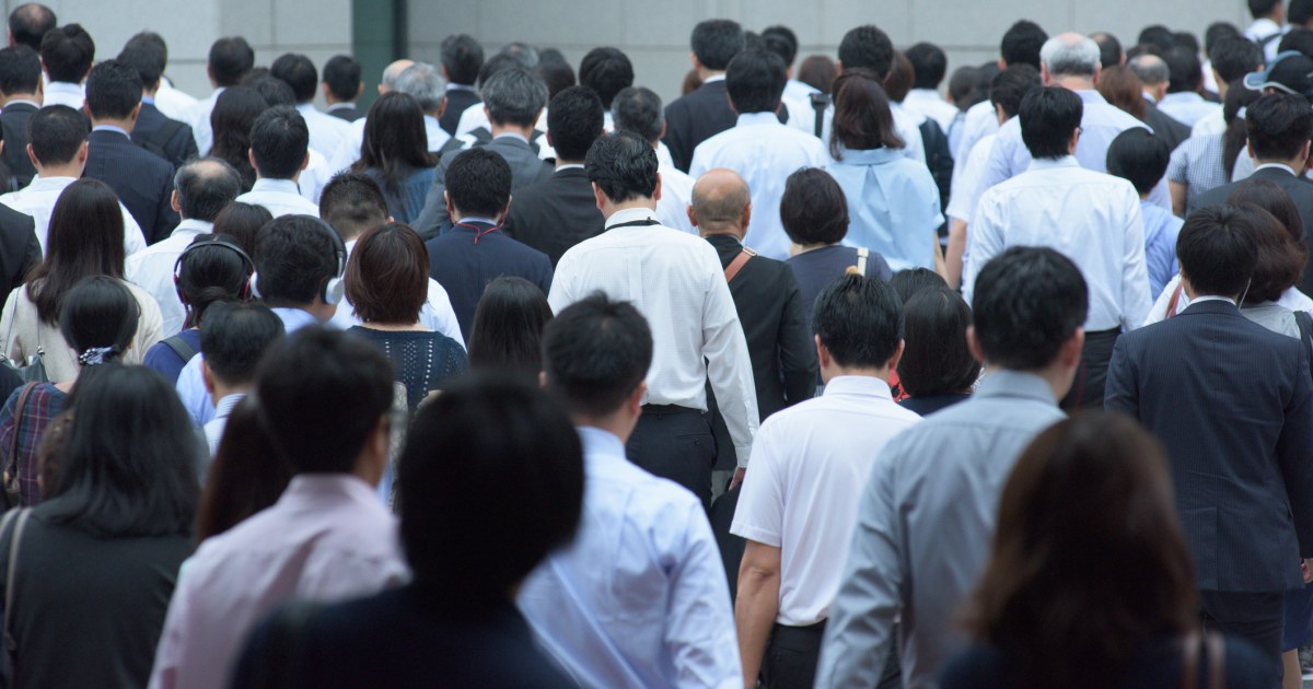 意外でしょうが実はこの10年、日本の正規雇用比率は上昇トレンドを辿っています