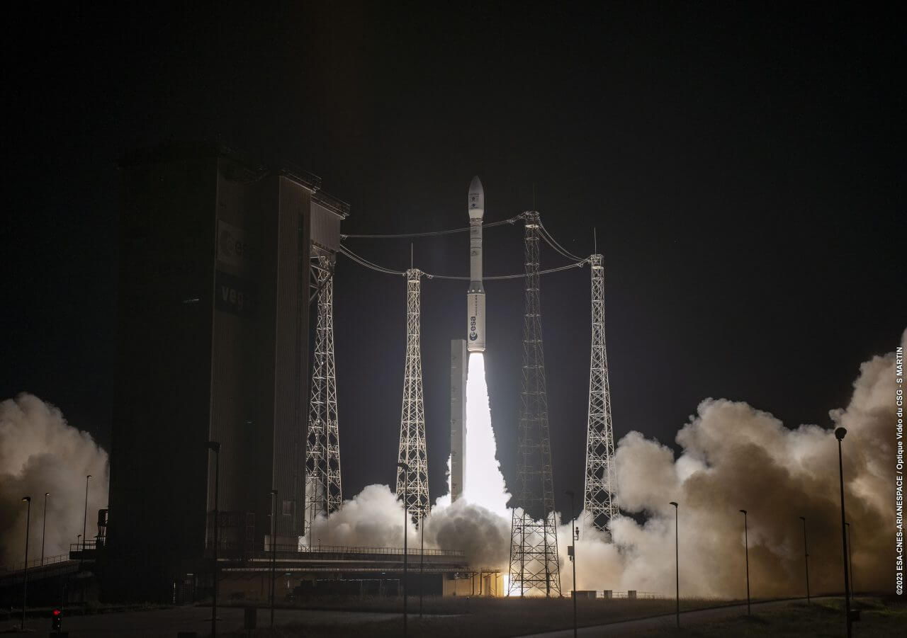 アリアンスペース、ヴェガロケットの打ち上げに成功　台湾が初めて独自開発した気象衛星を搭載