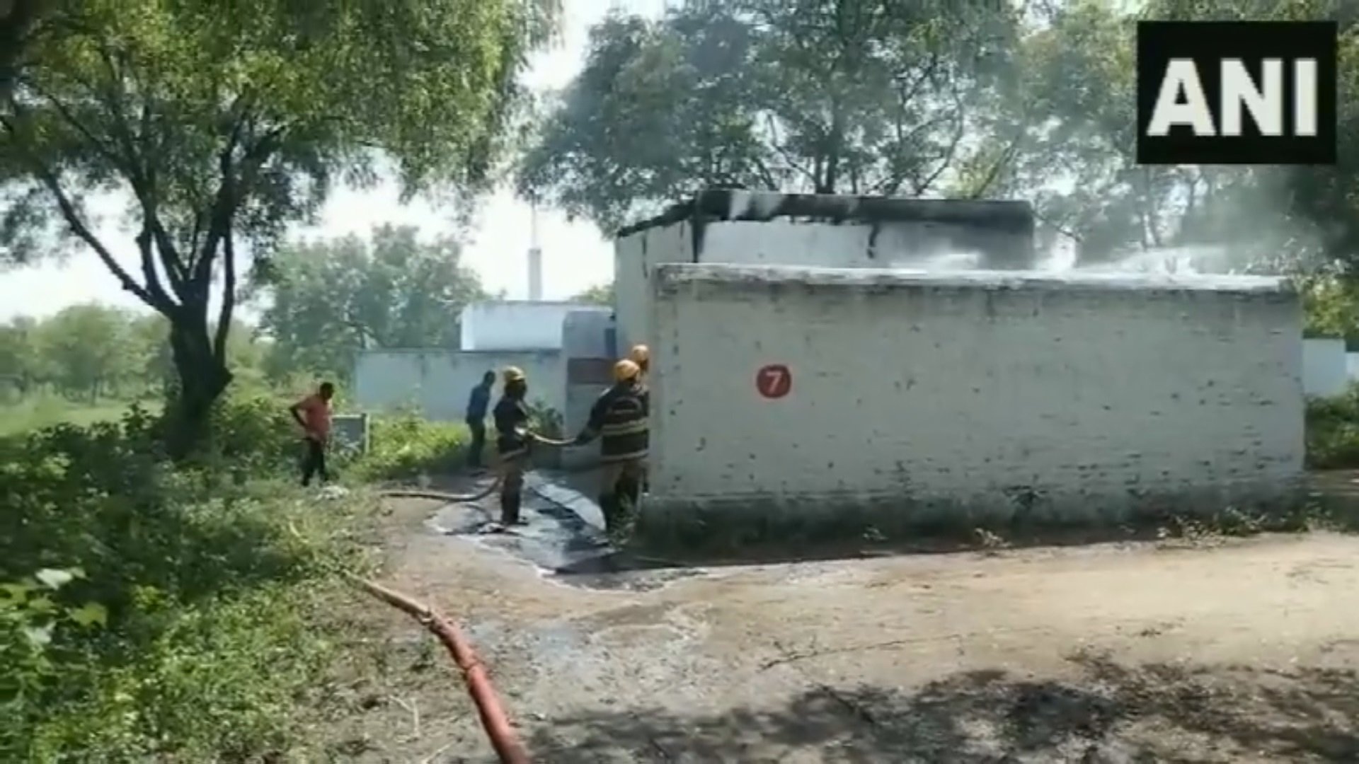 インド南部2つの花火工場で“爆発”　計11人死亡