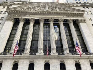 NY株反落、332ドル安　米長期金利上昇を嫌気