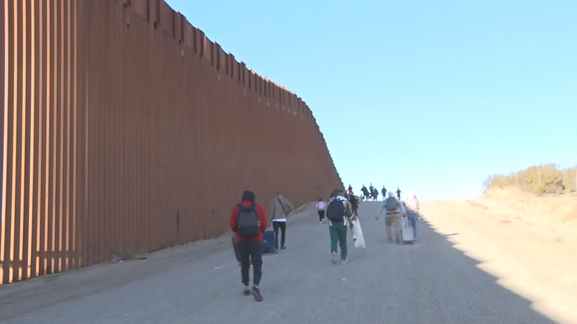 メキシコからアメリカへの不法越境者247万人で過去最多