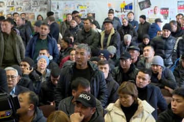 カザフ炭鉱火災で32人死亡　200人救出も捜索継続