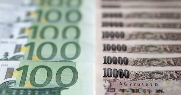 円が対ユーロで15年ぶり160円台に下落、日欧金利差を意識