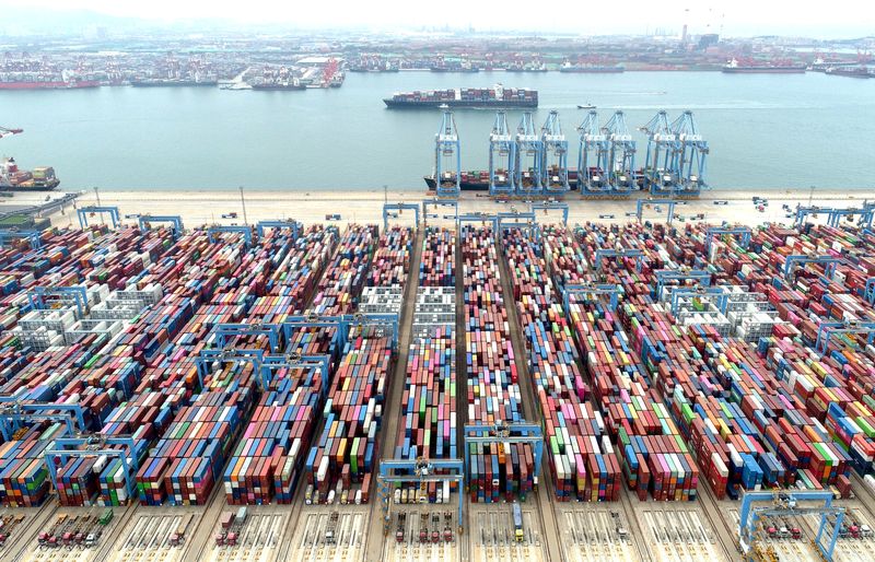 中国10月貿易統計、輸入は予想外の増加　輸出は減少続く