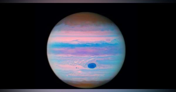 ハッブル宇宙望遠鏡が捉えたユニコーン色の惑星。この正体は？