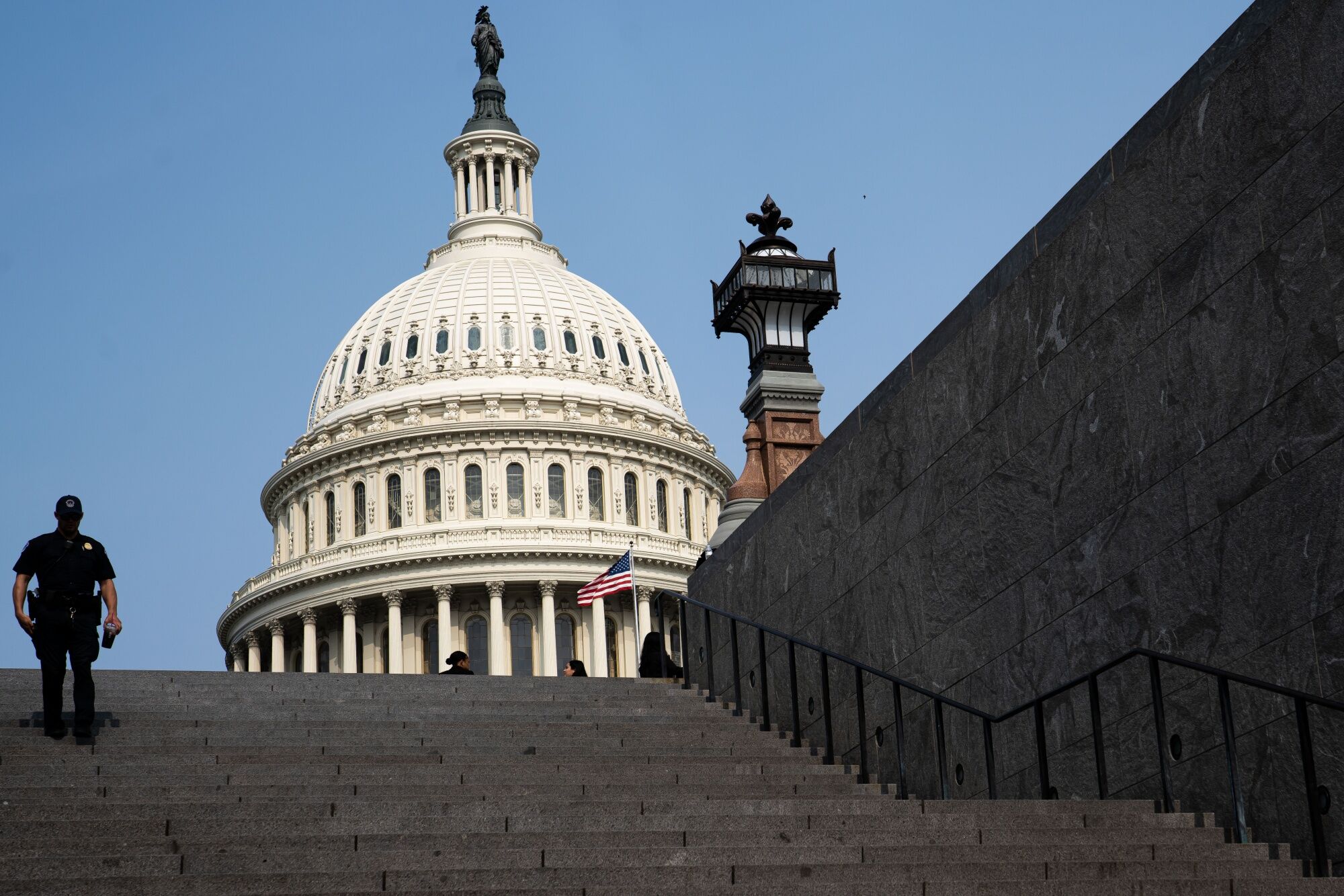 米下院、新たなつなぎ予算案可決－政府機関閉鎖のリスク大幅低下