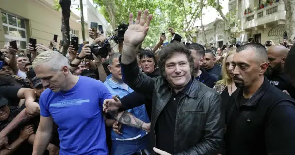 大統領選、右派ミレイ氏が勝利　アルゼンチン、通貨ドル化主張