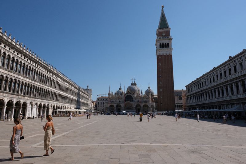 伊ベネチア、来年4月から入場料徴収　観光公害対策で試験導入