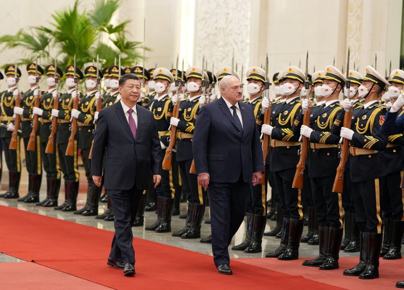 ベラルーシ大統領が訪中、習主席と会談　関係強化を確認