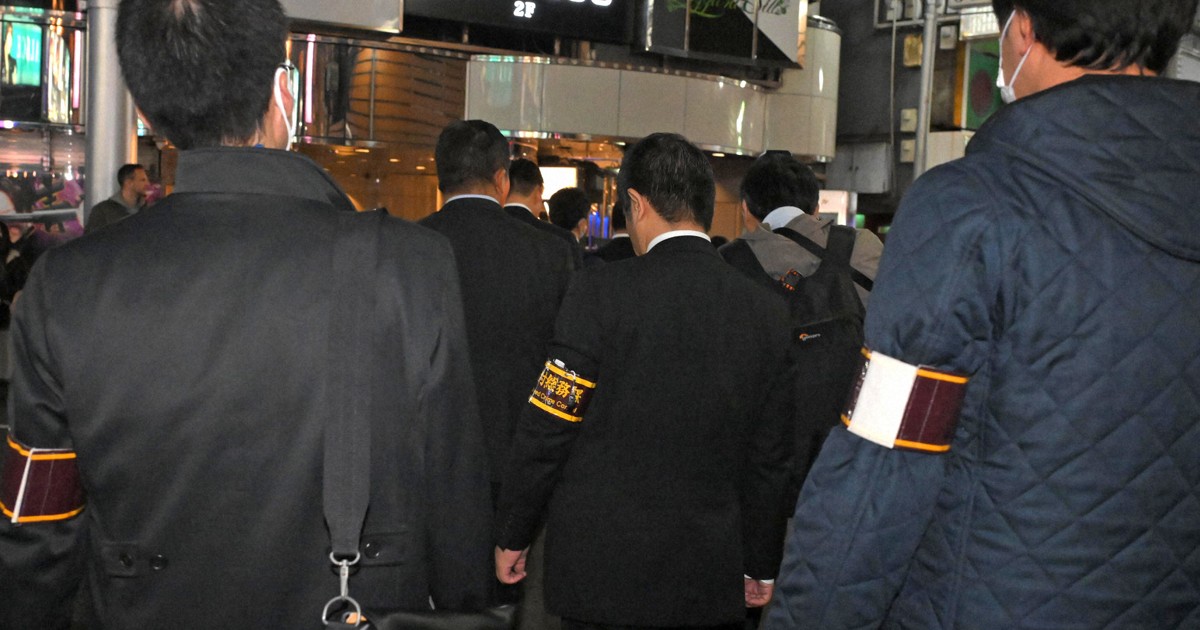 警視庁が東京・歌舞伎町のホストクラブ350店に一斉立ち入り