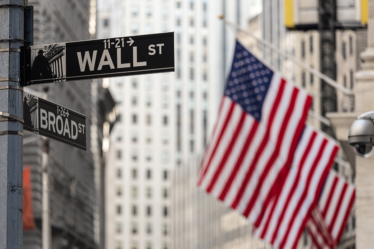 最高値更新で活況の米国株式市場の「勝ち組と負け組」