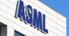 ASML、初の高NA EUV露光装置をIntelに出荷