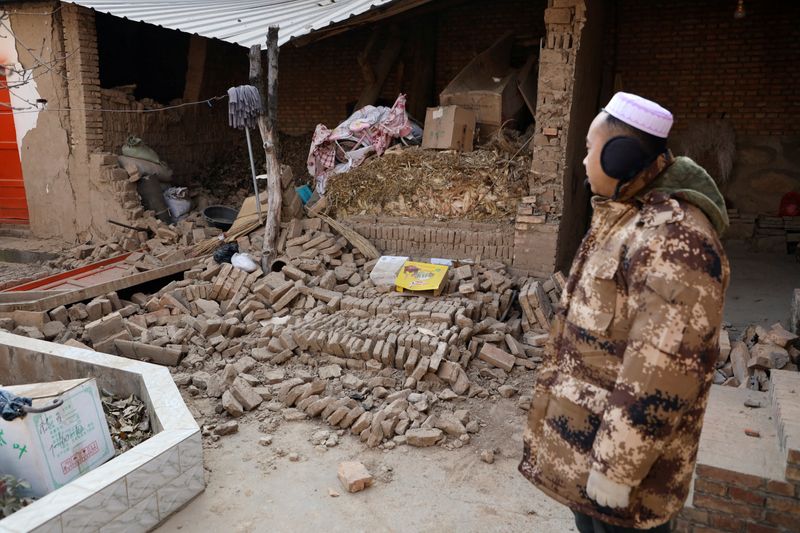 中国内陸部地震発生から1週間、死者149人　14.5万人が避難生活