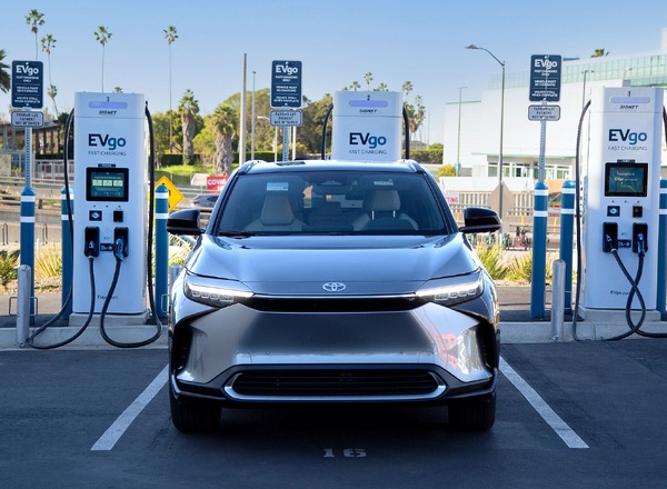 車載用リチウムイオン電池市場、2023年に前年比124.5%増の775GWhへ