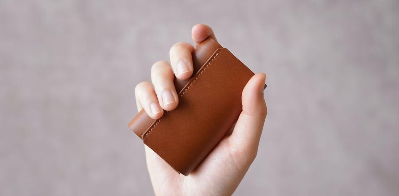 ミニマムの操作で会計できるコンパクト財布「mini」