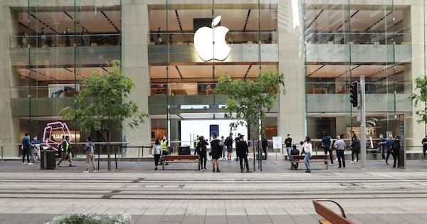 アップル株下落、バークレイズが弱気派に加わる－iPhone需要軟化警戒