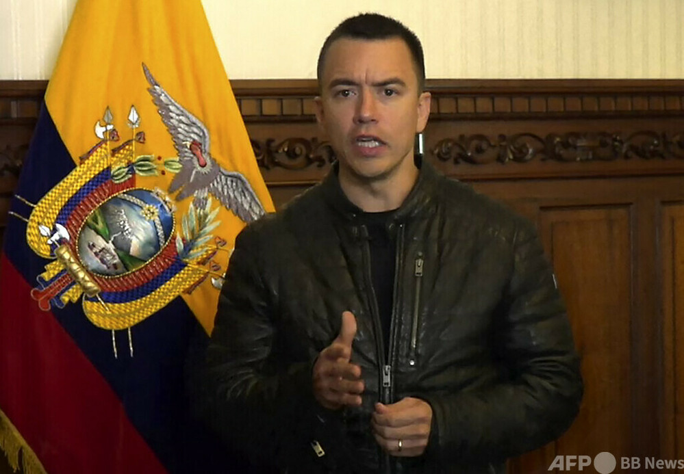 エクアドル大統領、「武力衝突」状態を宣言 TV局乱入受け