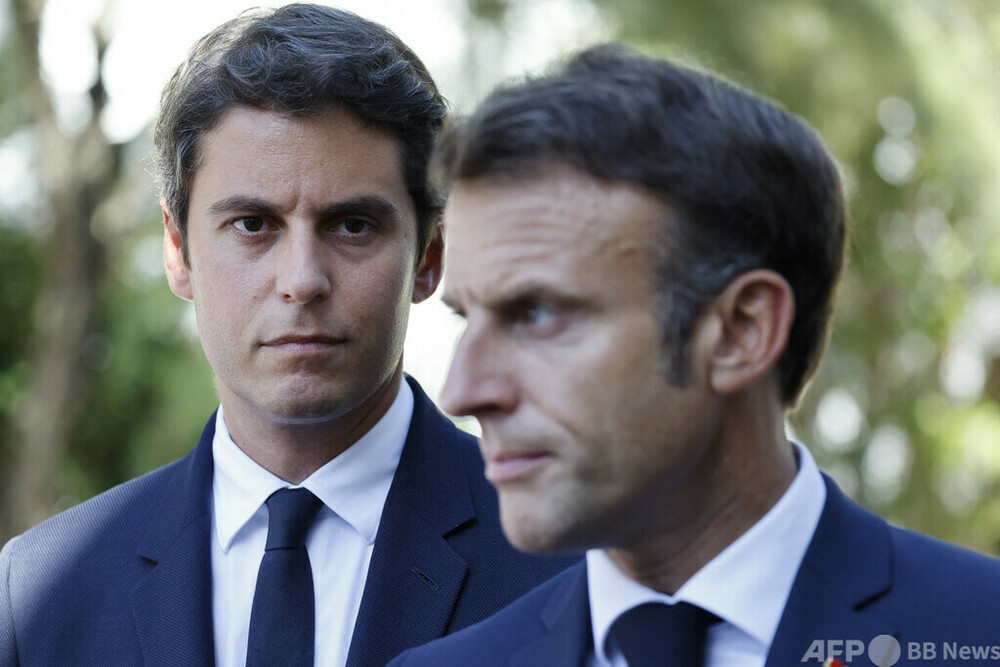 アタル仏首相、「新たなマクロン」？ 大統領との比較招く政界の新星
