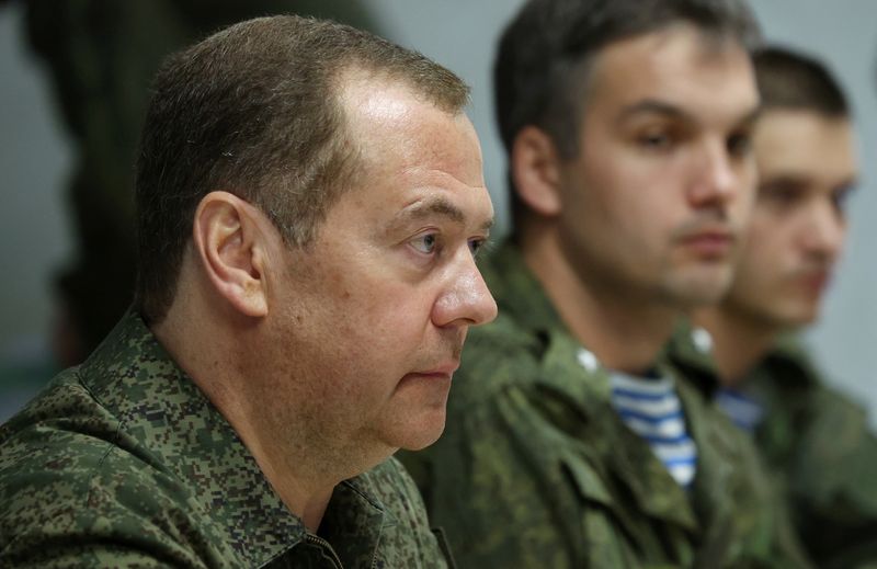 ロシア「核で反撃」、ウクライナが国内基地攻撃なら＝メドベージェフ氏