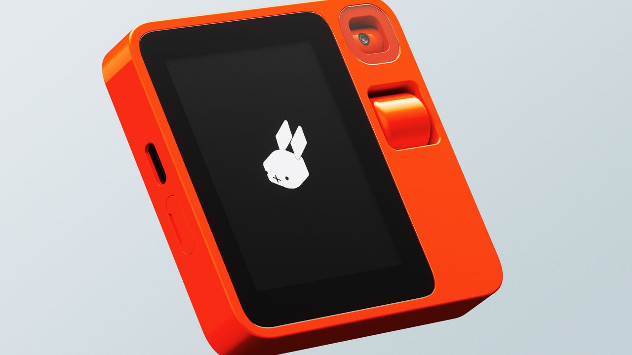 音声のみでタスクを実行、話題のAIデバイス「rabbit r1」が目指して