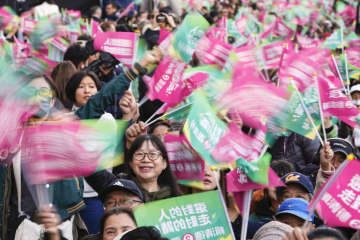台湾総統選、与党リード　対中強硬、3期連続も