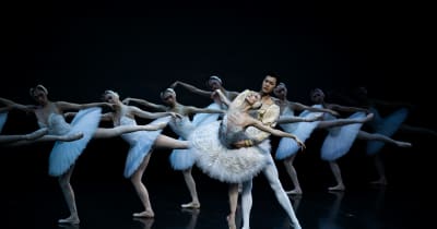 中国中央バレエ団、香港で「白鳥の湖」上演