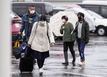 珠洲市、能登町でも中学生避難　約140人、金沢の施設へ