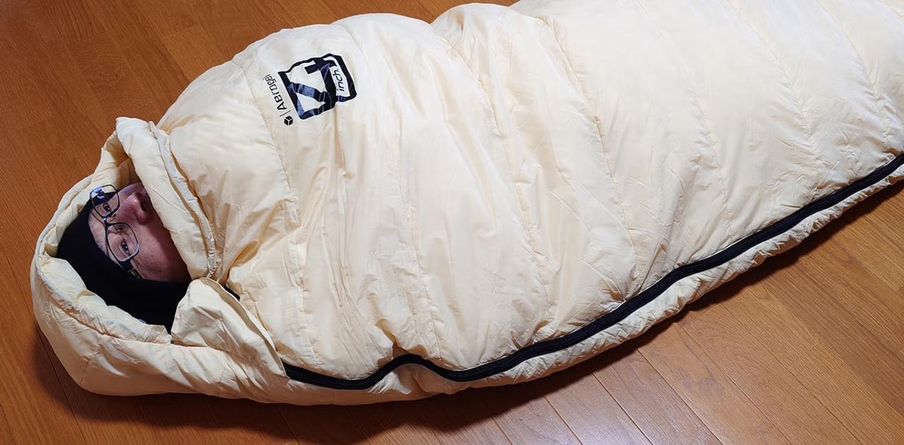 冬キャンプの強い味方！アルミシート＋宇宙服素材で熱いぐらいの保温性を提供する寝袋「ALUGEL」