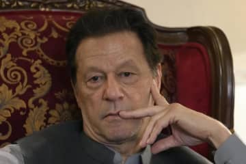 カーン元首相に禁錮10年　パキスタン、守秘法違反