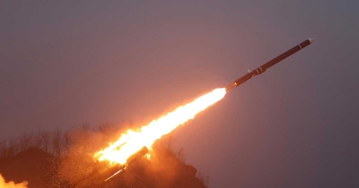 ２日発射の巡航ミサイル「超大型弾頭」の威力確認する実験実施　北朝鮮メディアが発表