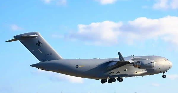 「瀬取り」監視へ　オーストラリア空軍機が飛来　嘉手納基地