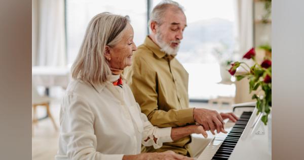 楽器演奏や歌唱、高齢者の脳に好影響　研究