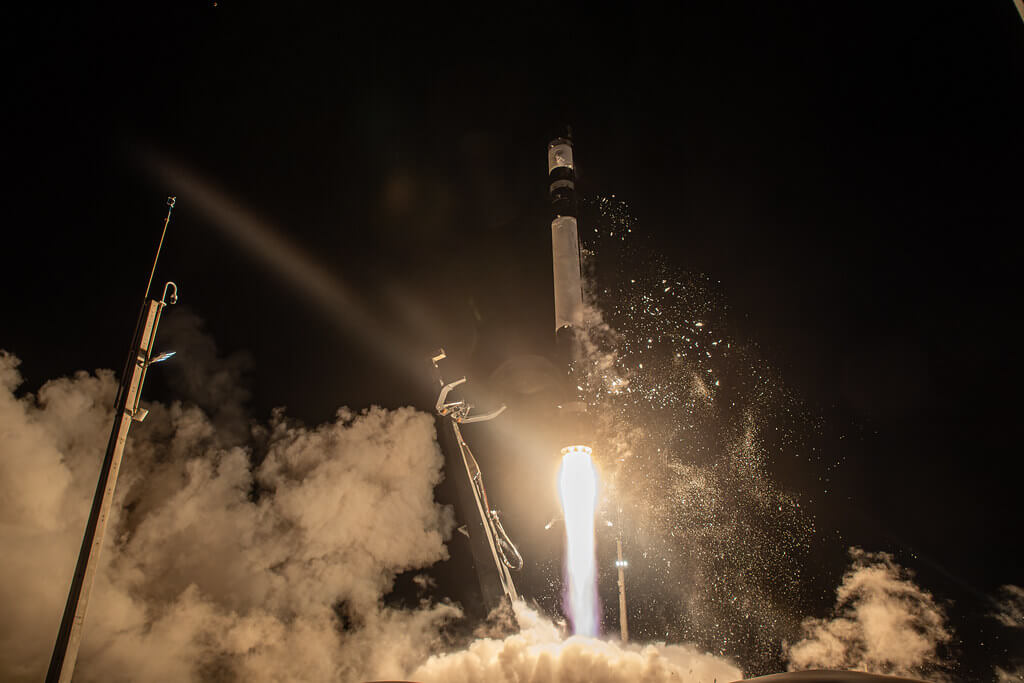 ロケットラボ、アストロスケールの商業デブリ除去実証衛星「ADRAS-J」の軌道投入に成功　スペースデブリへの接近試みる