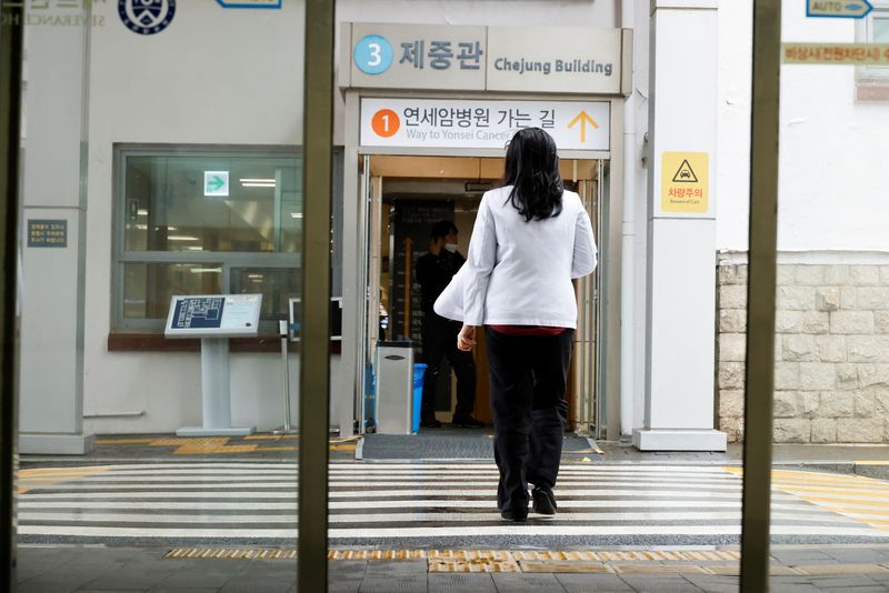 韓国、研修医スト受け看護師の医療処置代行を公認