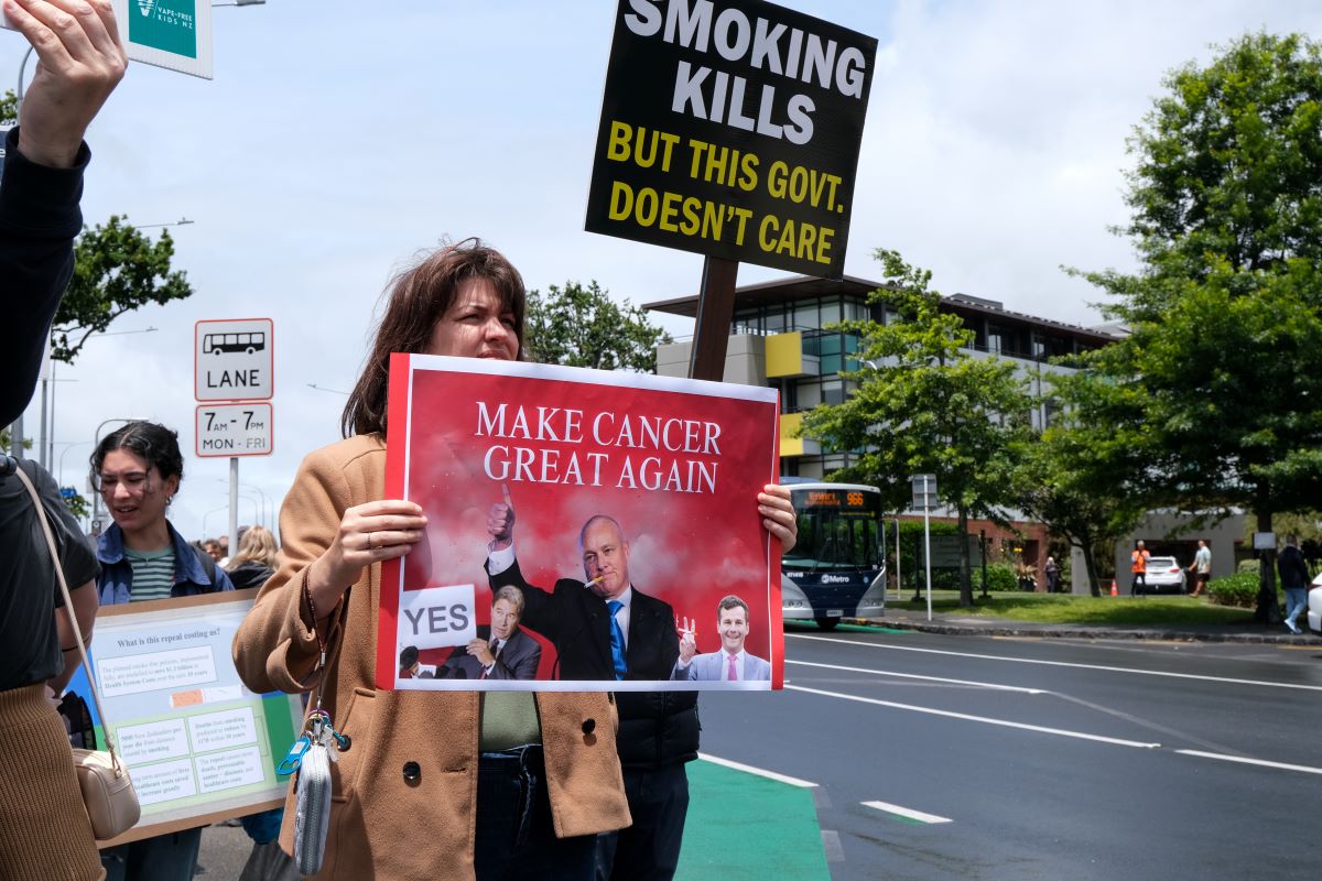 ニュージーランド、たばこ販売禁止法を撤回　政権交代で方針転換