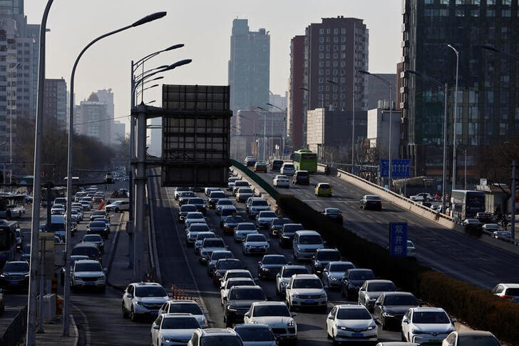 中国金融当局、自動車ローン要件の緩和検討　頭金引き下げ