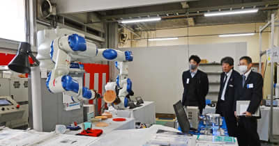 ロボットで省力化アピール　佐賀市の五誠機械産業が展示会