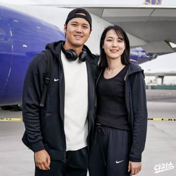 大谷翔平選手が妻との写真投稿　航空機前、球団もXで紹介