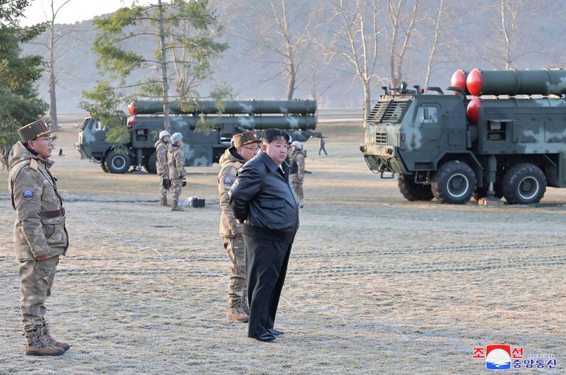 北朝鮮、18日に超大型放射砲の発射訓練　金氏が指導＝ＫＣＮＡ