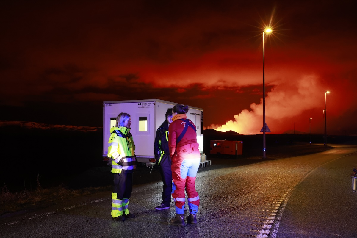 アイスランド、火山噴火後に深刻なガス汚染を警告　有名地熱スパも休業