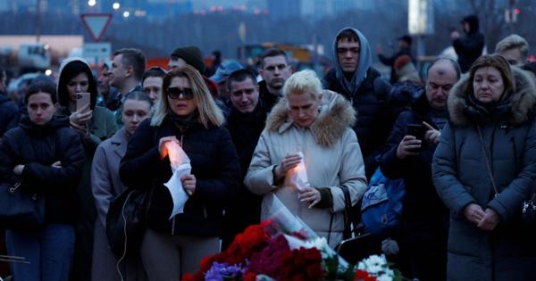 テロから2日、モスクワ厳戒　「なぜ銃撃」市民は治安疑問視