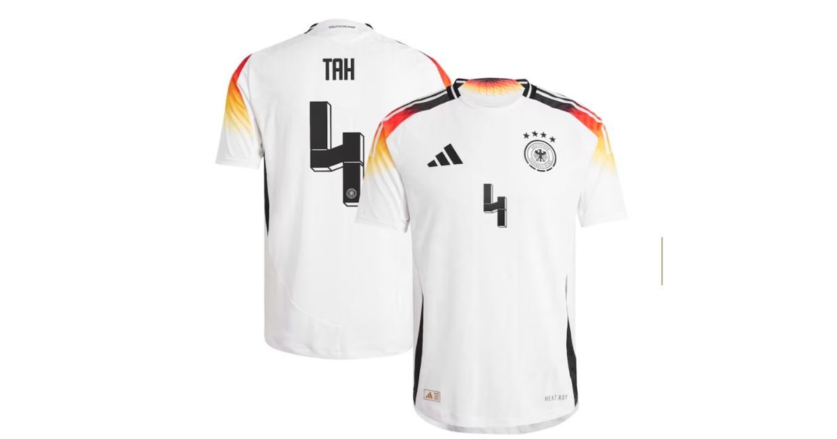 サッカードイツ代表の背番号「44」ユニフォームが販売中止に