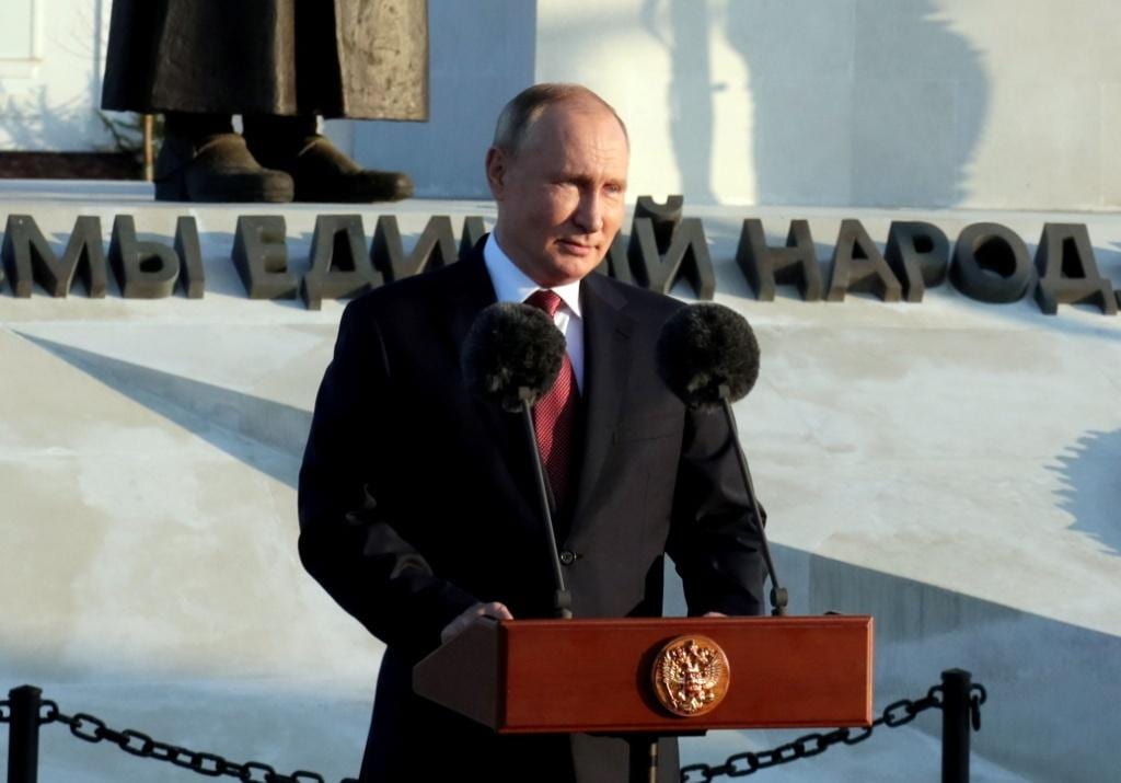 ワシントンが沈黙するのを待つプーチン、欧州にロシア勢力圏を築く好機か？――ギデオン・ラックマン