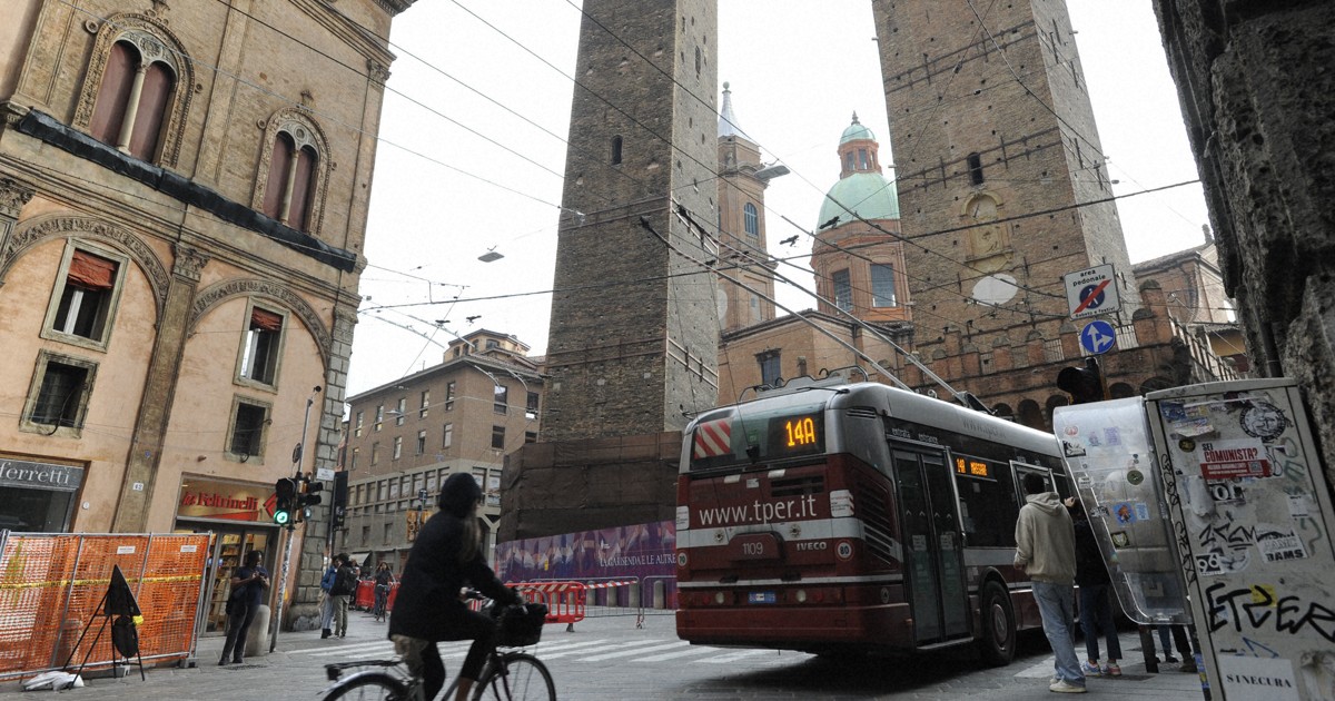 イタリア・ボローニャの塔が倒壊の危機…ピサの斜塔方式で修復へ