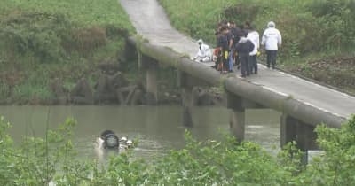 西都市で軽乗用車が橋から転落して水没　車内にいた60代男性の死亡確認