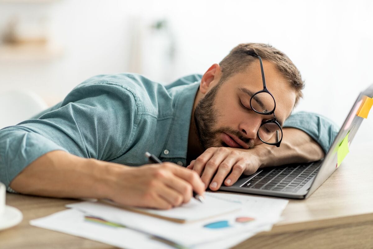 【休養学】「疲れがとれない」ときに、絶対にしてはいけない休み方とは？疲労は警告、「長時間睡眠」だけでは逆効果