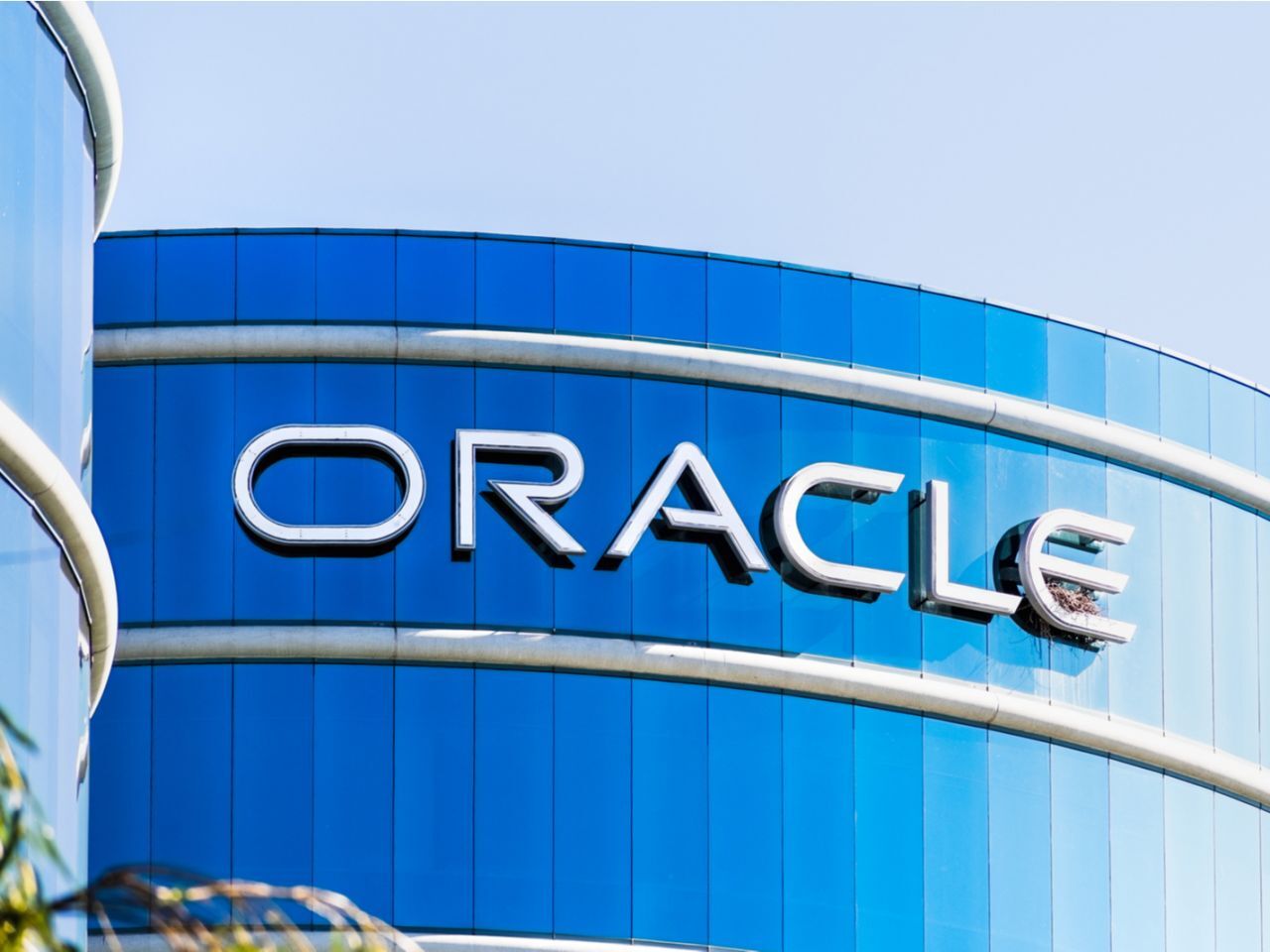 オラクル、「Oracle Database 23ai」をクラウドで提供開始--AIベクトル検索などの機能強化