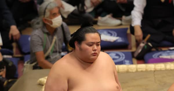 大関琴桜が新たな化粧まわしで土俵入り 館内は歓声 (デイリースポーツ)